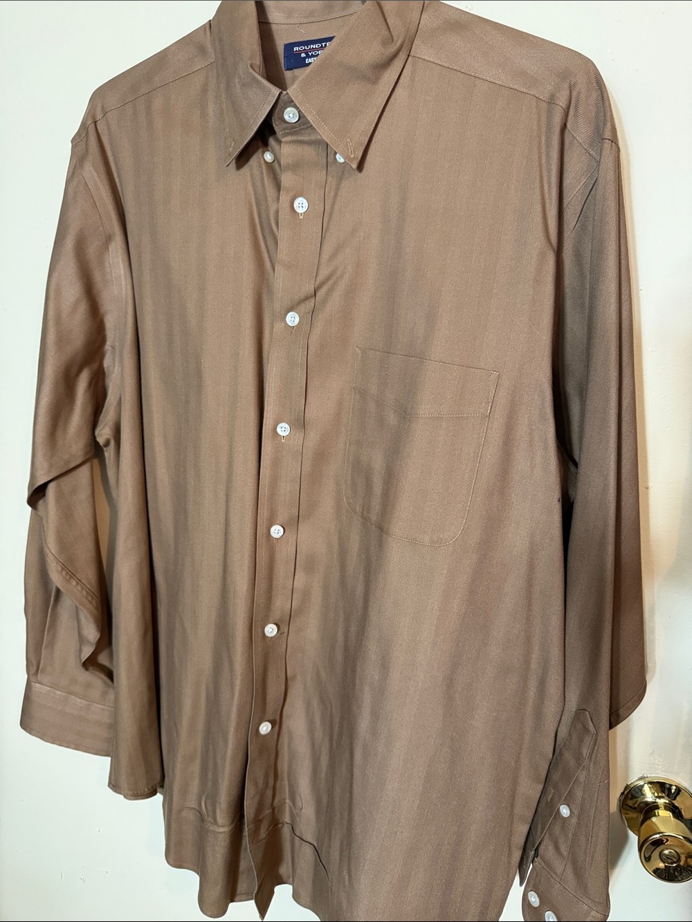Roundtree & Yorke Tan Long-Sleeve Button-Up Dress Shirt